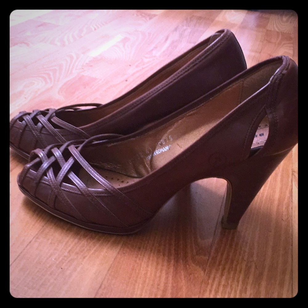 Brown Leather Heels - Classic Vintage Look size 10